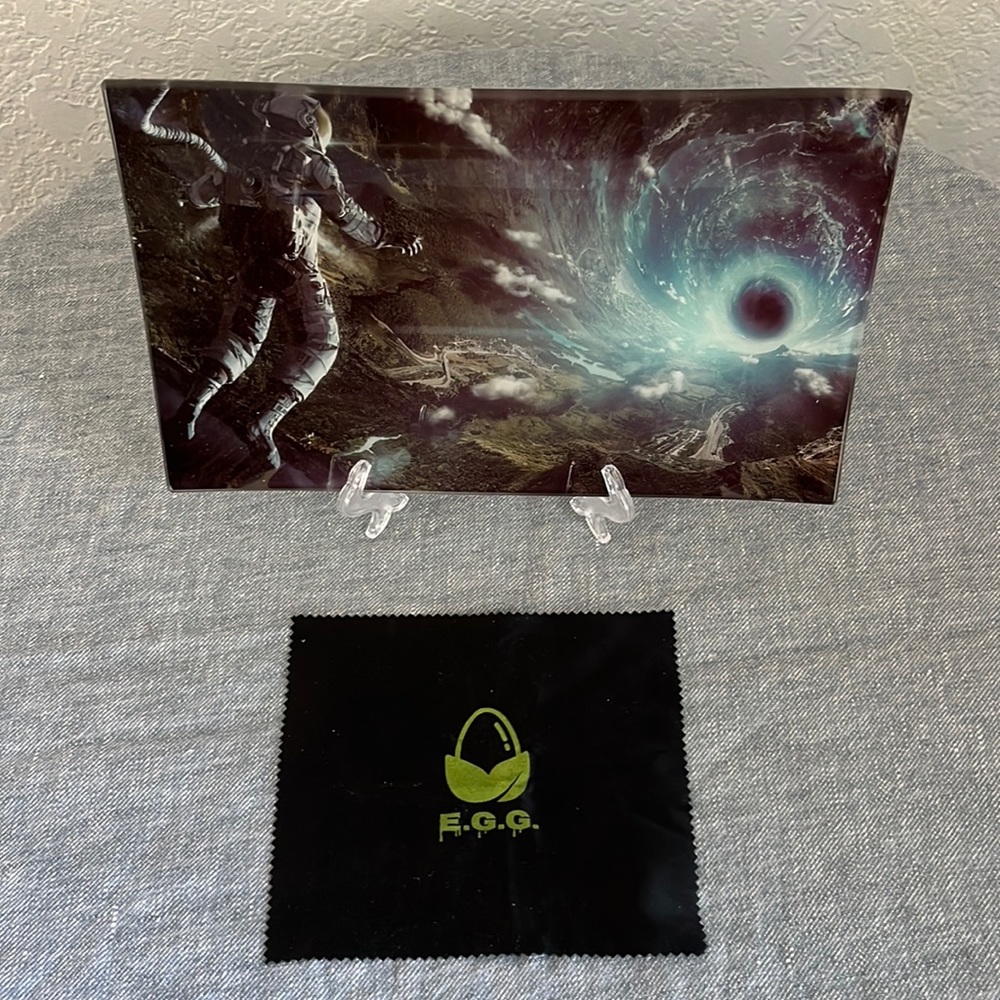 Space Shatter resistant premium glass tray
